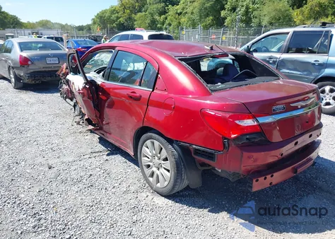 2014 Chrysler 200 Lx z USA, uszkodzony, nr VIN 1C3CCBAB6EN209001